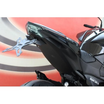 ΒΑΣΗ ΠΙΝΑΚΙΔΑΣ EVOTECH ΓΙΑ KAWASAKI Z800 '13-'16
